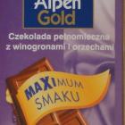 Alpen Gold srednie pion Maximum smaku pelnomleczna z winogronami i orzechami_cr