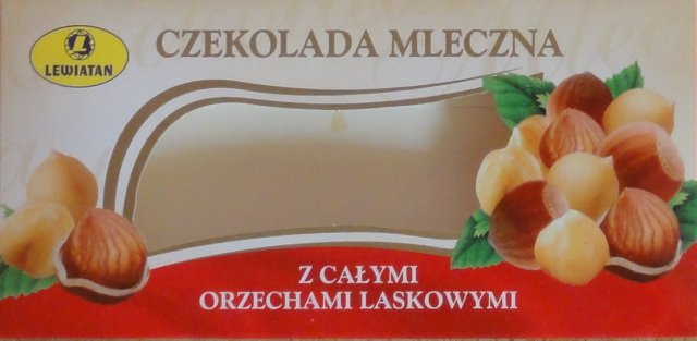Lewiatan z calymi orzechami laskowymi_cr
